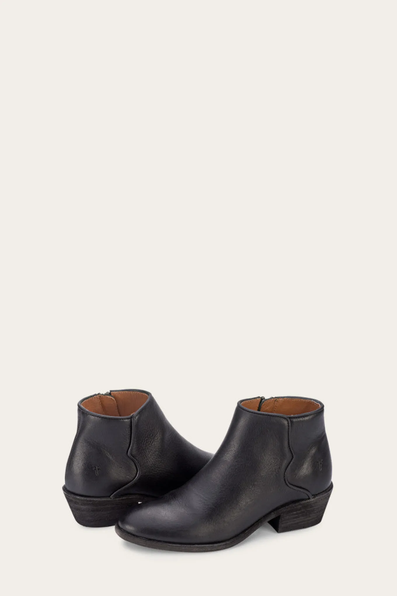Booties^Frye Carson Piping Bootie